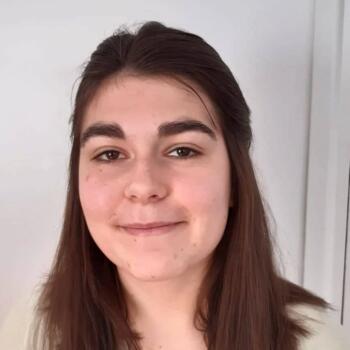 Baby-sitter in Saint-Pierre-des-Nids: Anna