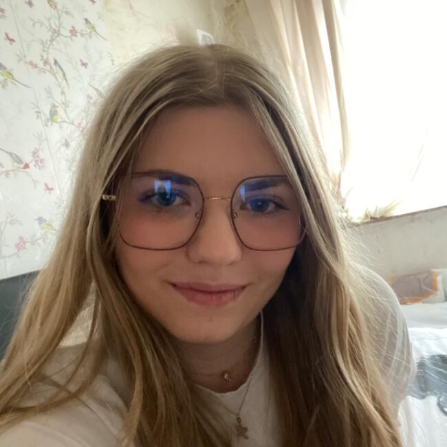 Babysitter in La Louvière: Gabrielle