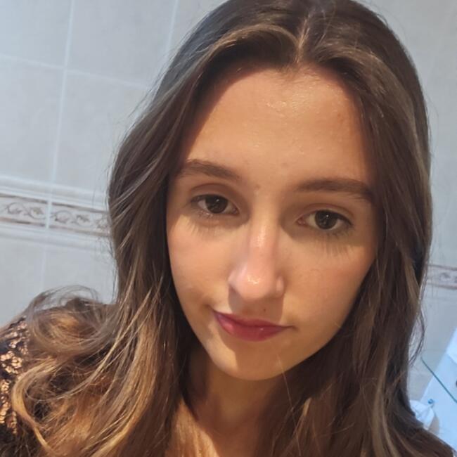 Babysitter in Garons: Camille