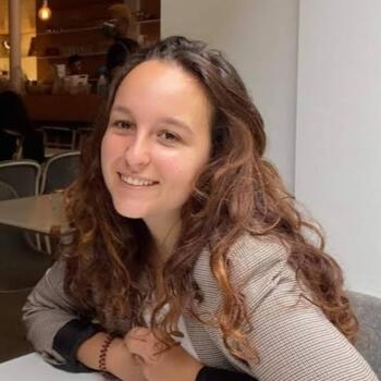 Babysitter in Noyal-Châtillon-sur-Seiche: Chloé