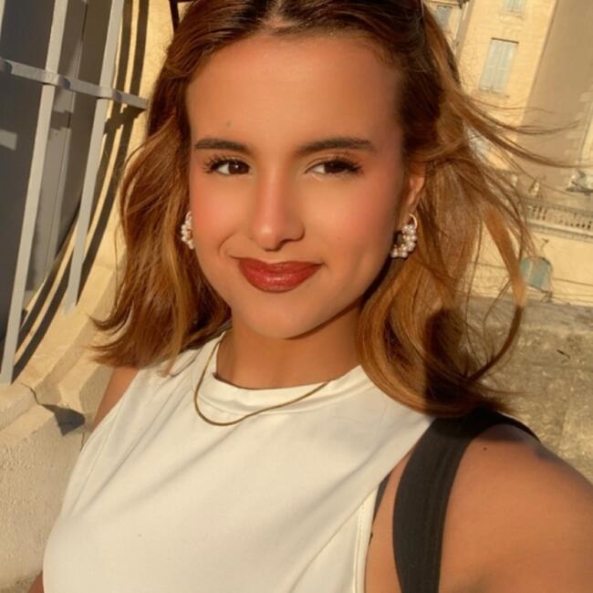 Babysitter in Montpellier: Kahina