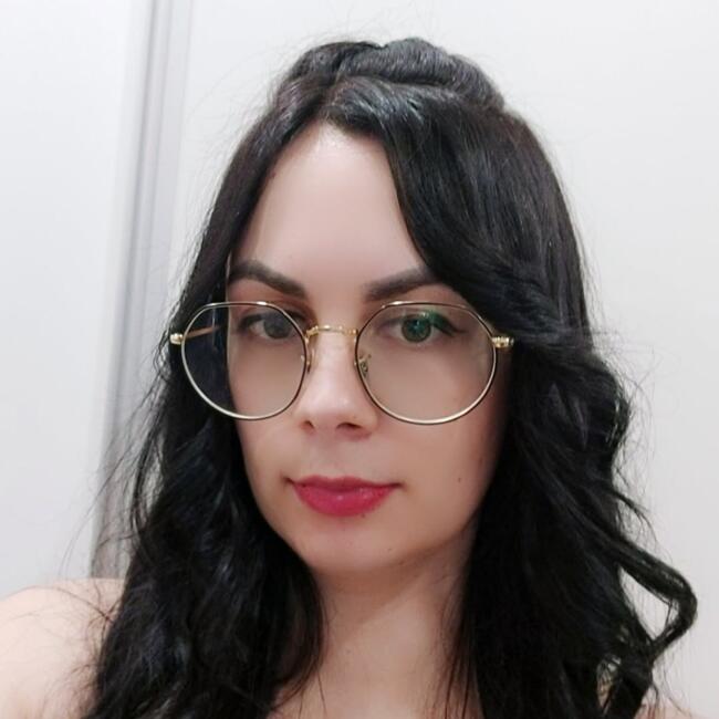 Babysitting job in Vila Nova de Famalicão: Adriana