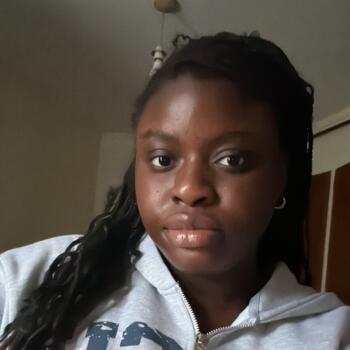 Babysitter in Croydon: Amirah