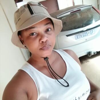 Childminder job in Johannesburg: babysitting job Thubelihle