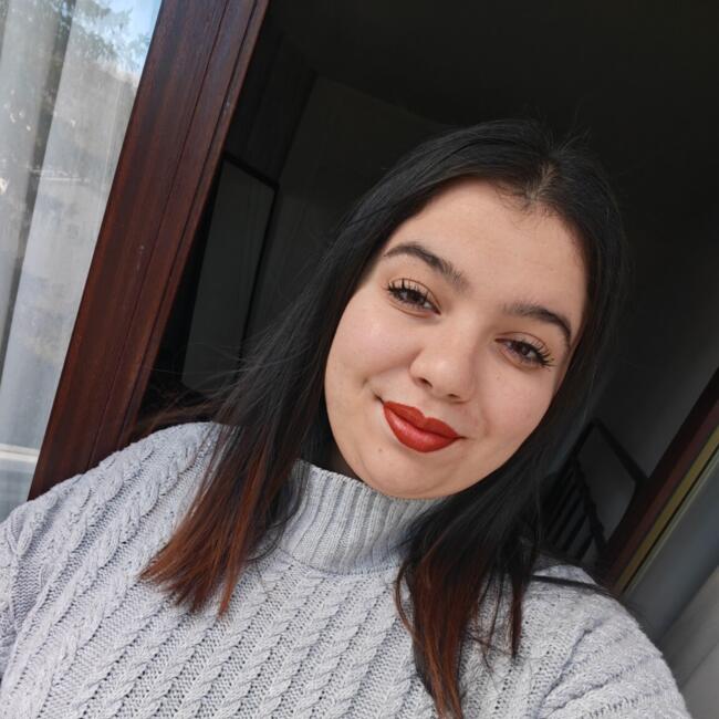 Nanny in Franconville: Nassima