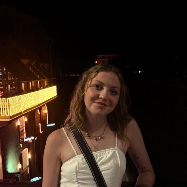 Babysitter in Saint-Amand-Montrond: Sarah