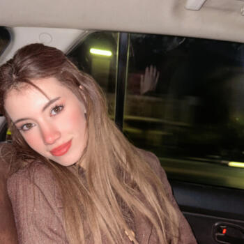 Babysitter in Cairo: Lojyna