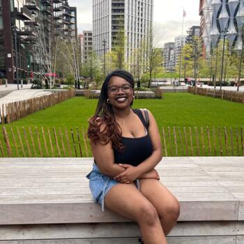 Babysitter στην περιοχή Μπράιτον: Blossom