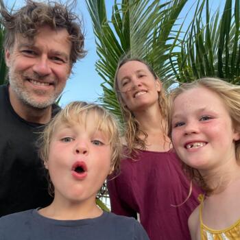 Babysitter Job in Marche-lez-Écaussinnes: Babysitter Job Bart