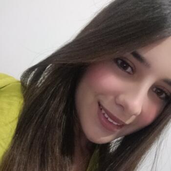 Babysitter in Athis-Mons: Yasmine
