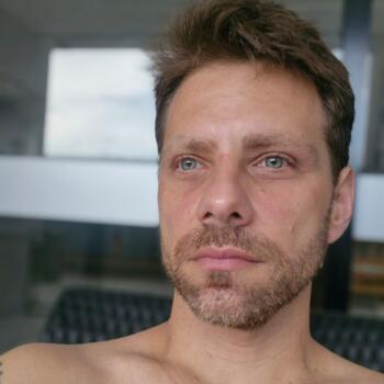 Emprego de babá em Caldas Novas: emprego de babá Thiago