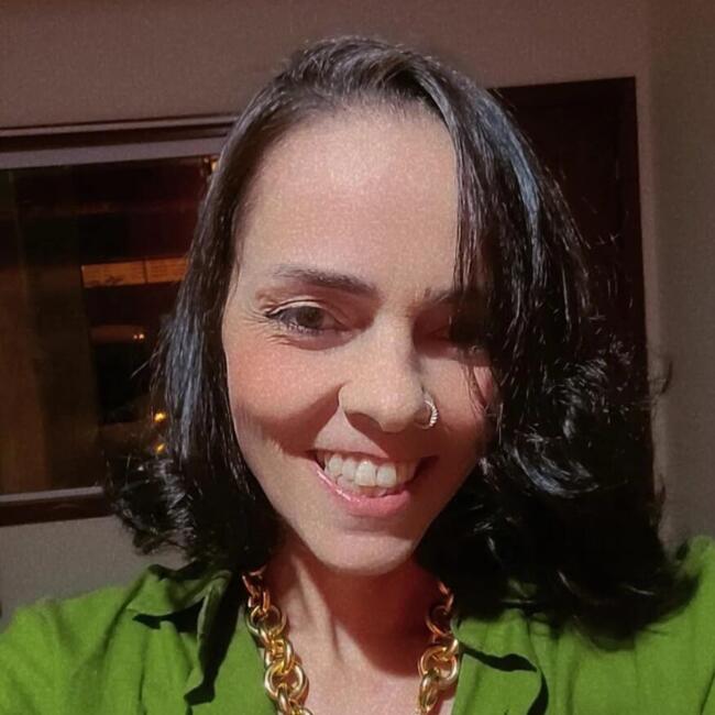 Babysitter in Macaé: FLAVIANNI