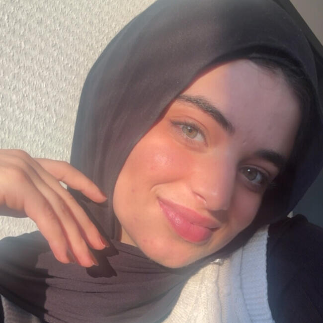 Babysitter in Paris: Basma