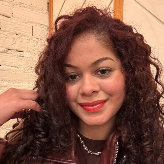 Canguro en Girona: Eymi Jasel