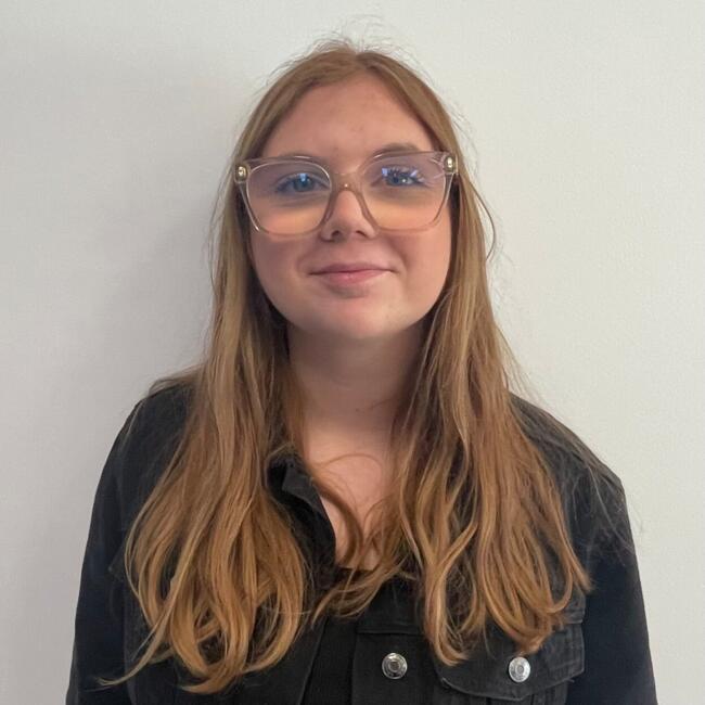 Babysitter in Calais: Éléa