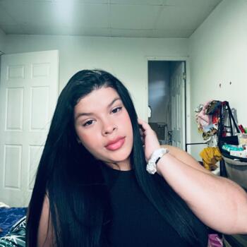 Babysitter in Panama City: Hellen