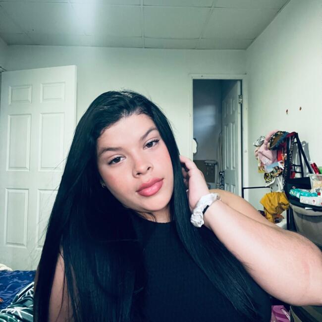 Babysitter in Panama City: Hellen