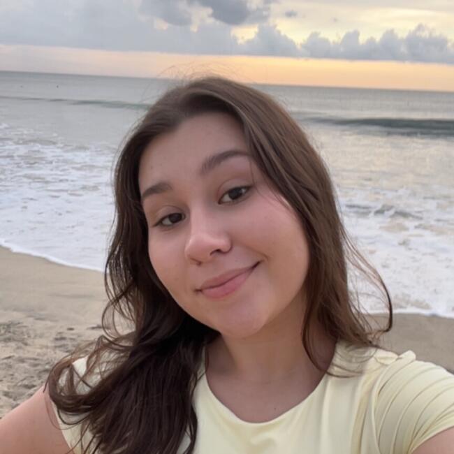 Babysitter in San Juan de Abajo: Cora Sofia