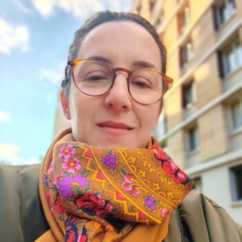 Babysitter in Paris: Julie
