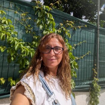 Babysitter em Santo António da Charneca: Regina