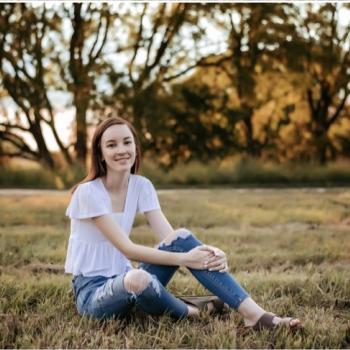 Babysitter in Cedar Park: Sydney