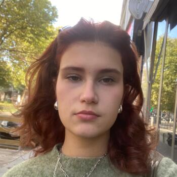 Babysitter in Saint-Clair-sur-Epte: Noemie