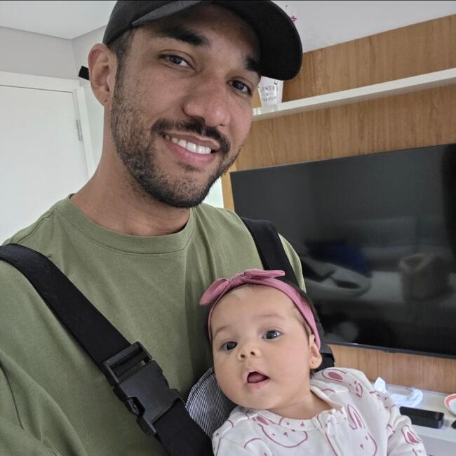 Emprego de babá em Poços de Caldas: Felipe