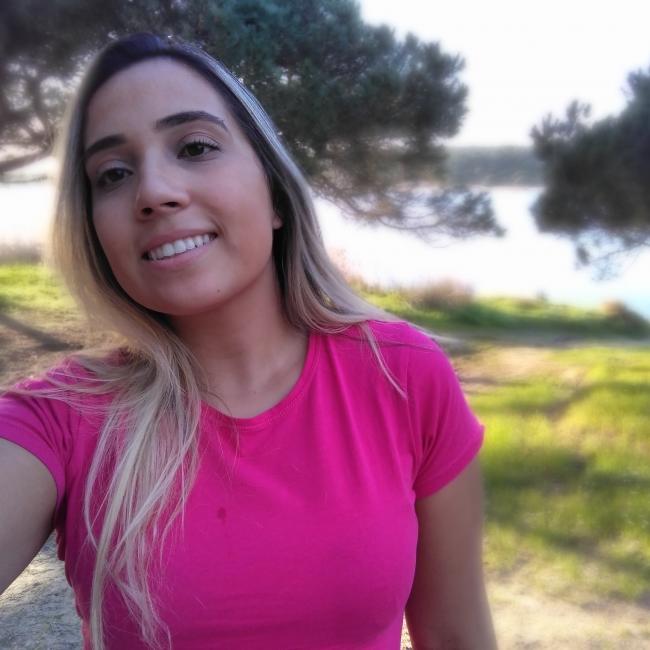 Oeiras的保母: DEBORA LUISA FERREIRA