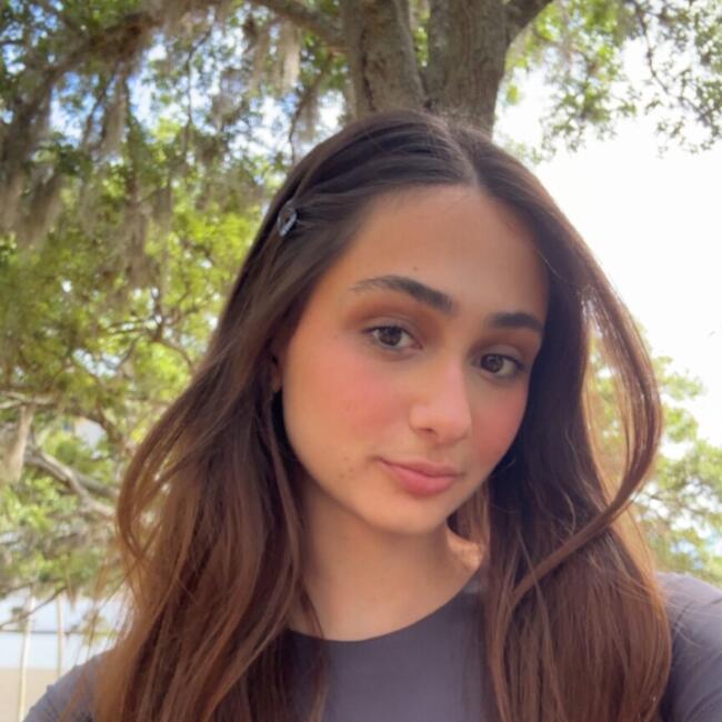 Babysitter in Tampa: Fernanda