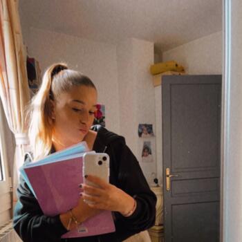 Baby-sitter in Marseille: Laura