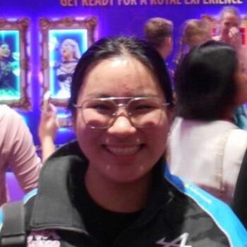 Babysitter in Singapore: Gwen