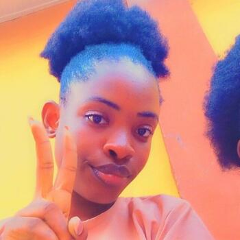 Babysitter in Magboro: Emmanuella