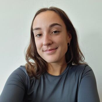 Babysitter in Crêches-sur-Saône: Eva