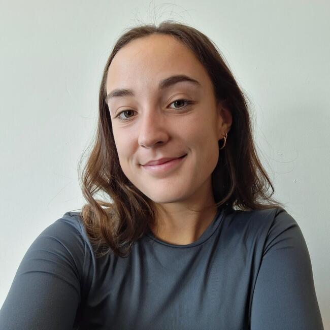 Babysitter in Crêches-sur-Saône: Eva