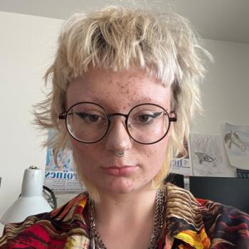 Babysitter in Saint-Jacques-de-la-Lande: Marine