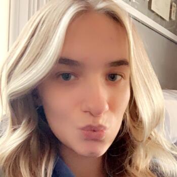 Babysitter in Port Perry: Lauren