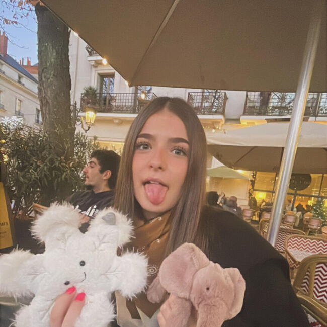 Babysitter in Loches: Ines