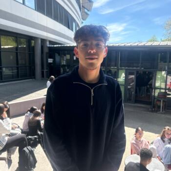 Babysitter in Brindas: Calliste