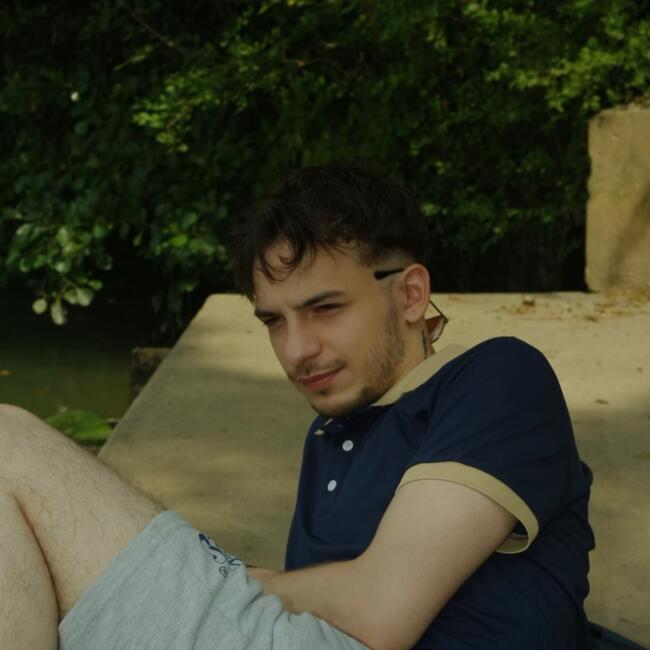 Babysitter in Esbly: Giovanni