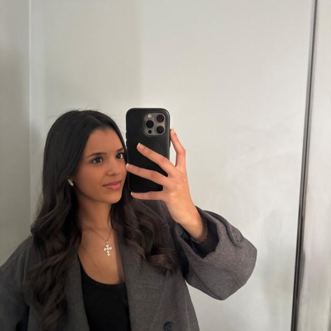 Babysitter in Champagne-au-Mont-d'Or: Sherine