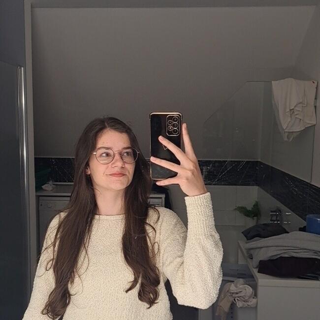 Babysitter in Weissensee: Christina