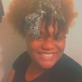 Babysitter in Newport News: Jasmin
