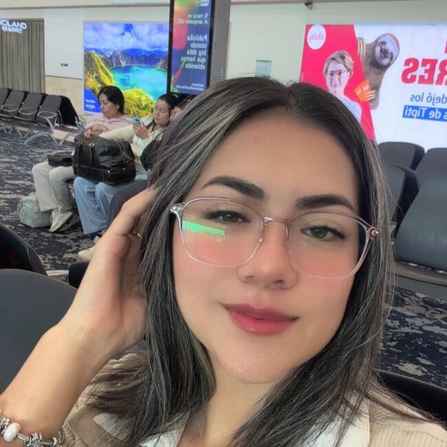 Babysitter in Miami: Jazmin