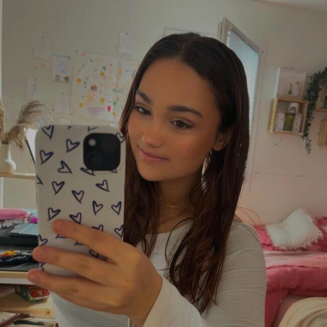 Babysitter in Saint-Jean-de-Boiseau: Jade