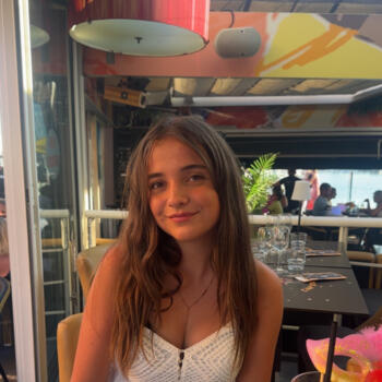 Babysitter in Villars-les-Dombes: Violette