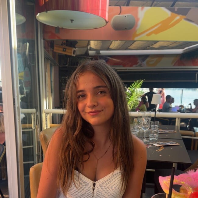 Babysitter in Villars-les-Dombes: Violette