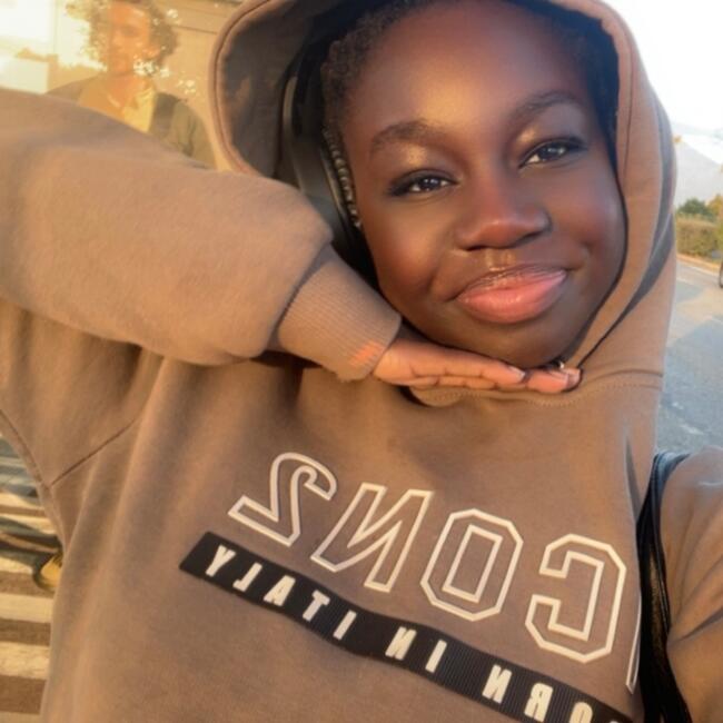 Babysitter in Annecy: Ariane myriam