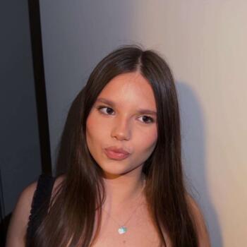 Babysitter in Auckland: Ava