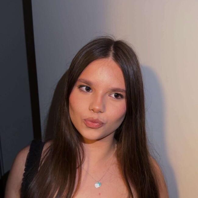 Babysitter in Auckland: Ava