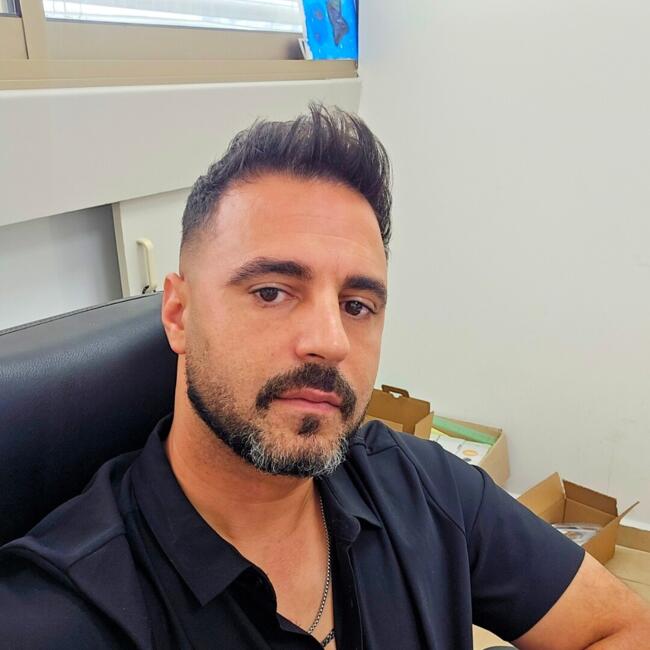 עבודת בייביסיטר ב- ראש העין: יקיר